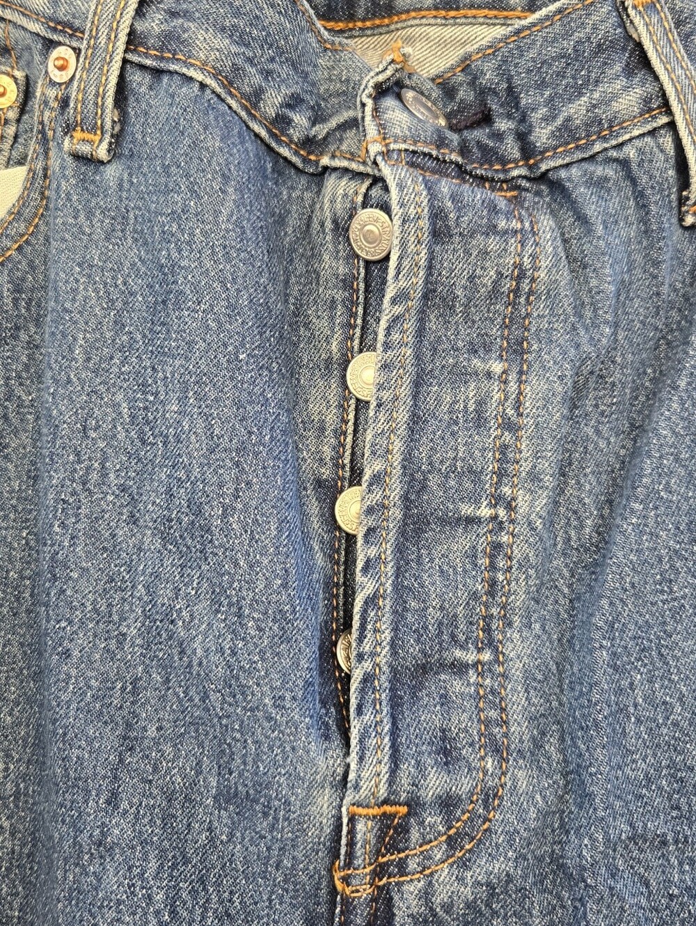 Levi's 501 Classic Men's Blue Denim Jeans - Button Fly - Picture 6 of 11